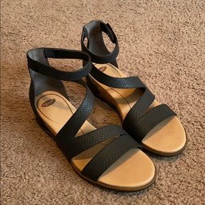 NEVER WORN DR. SCHOLLS SANDALS